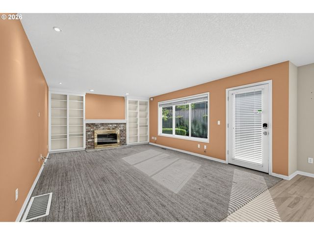17317 BROOKHURST Dr, Lake Oswego, OR 97034