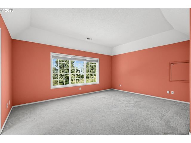 17317 BROOKHURST Dr, Lake Oswego, OR 97034