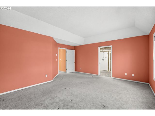 17317 BROOKHURST Dr, Lake Oswego, OR 97034