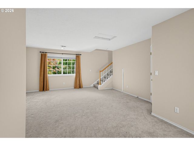 17317 BROOKHURST Dr, Lake Oswego, OR 97034