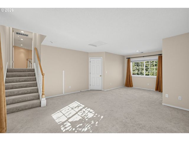 17317 BROOKHURST Dr, Lake Oswego, OR 97034