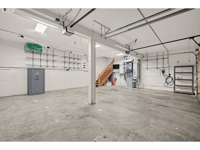 17317 BROOKHURST Dr, Lake Oswego, OR 97034