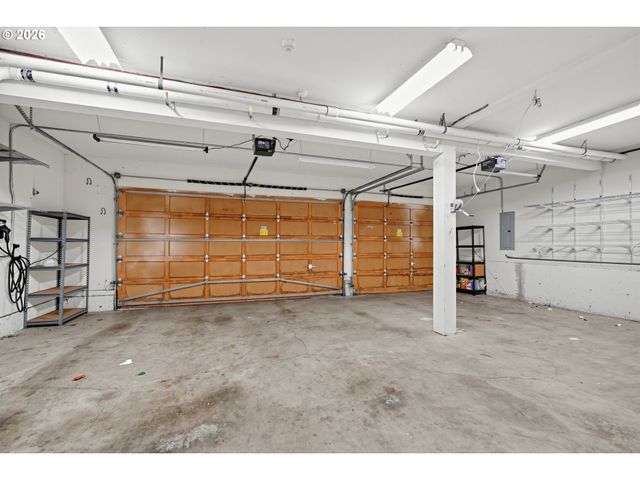 17317 BROOKHURST Dr, Lake Oswego, OR 97034