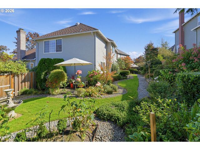 17317 BROOKHURST Dr, Lake Oswego, OR 97034