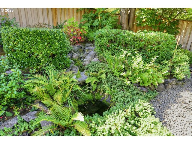 17317 BROOKHURST Dr, Lake Oswego, OR 97034