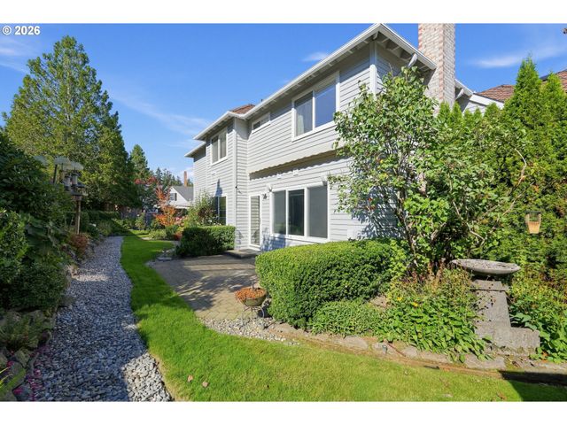 17317 BROOKHURST Dr, Lake Oswego, OR 97034