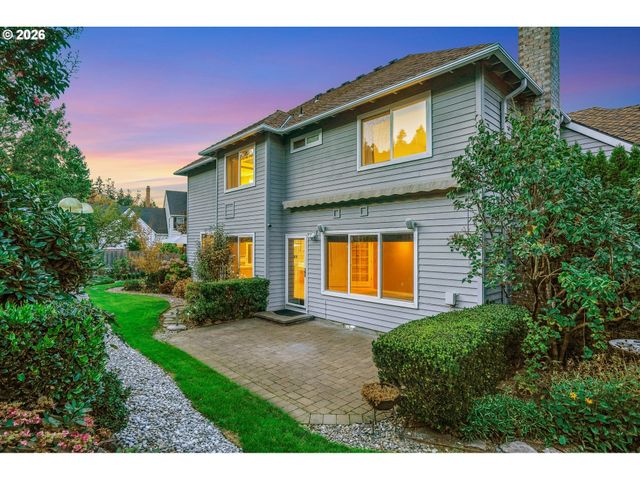 17317 BROOKHURST Dr, Lake Oswego, OR 97034