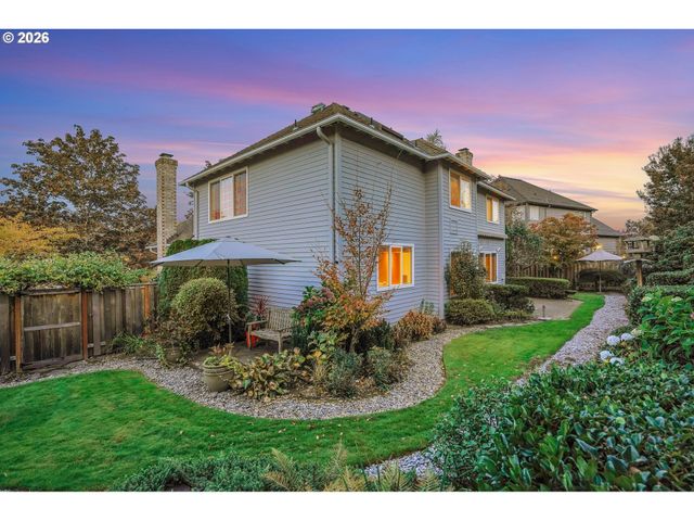 17317 BROOKHURST Dr, Lake Oswego, OR 97034