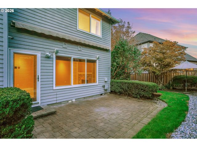 17317 BROOKHURST Dr, Lake Oswego, OR 97034