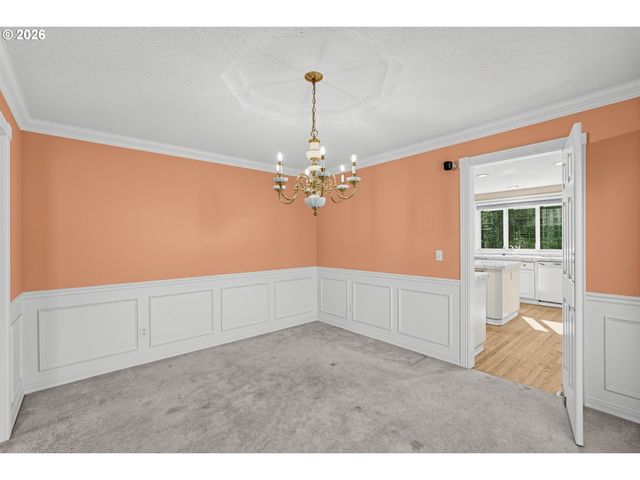 17317 BROOKHURST Dr, Lake Oswego, OR 97034