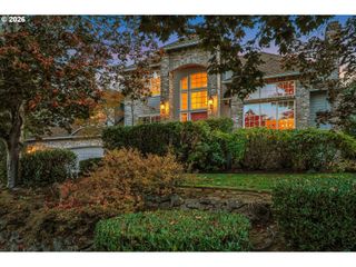 17317 BROOKHURST Dr, Lake Oswego, OR 97034