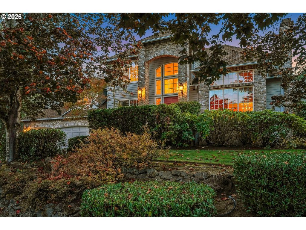 17317 BROOKHURST Dr, Lake Oswego, OR 97034