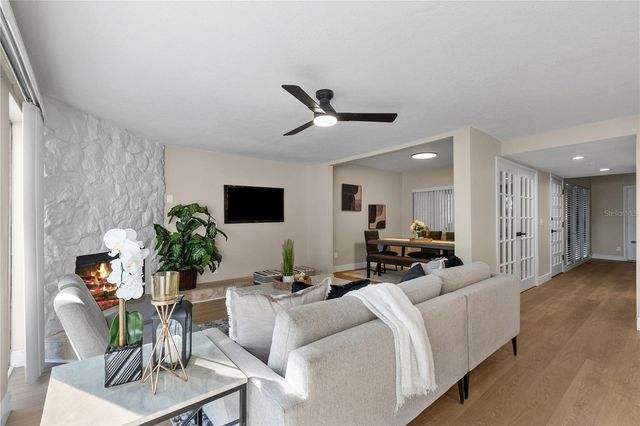 4222 FAIRWAY CIRCLE 4222, Tampa, FL 33618