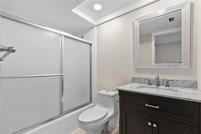 4222 FAIRWAY CIRCLE 4222, Tampa, FL 33618