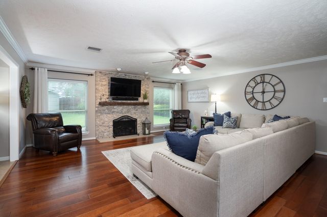 7202 Starbridge Drive, Houston, TX 77095
