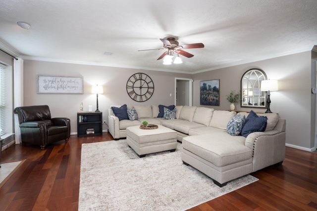 7202 Starbridge Drive, Houston, TX 77095