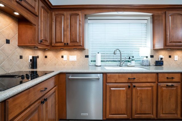 7202 Starbridge Drive, Houston, TX 77095