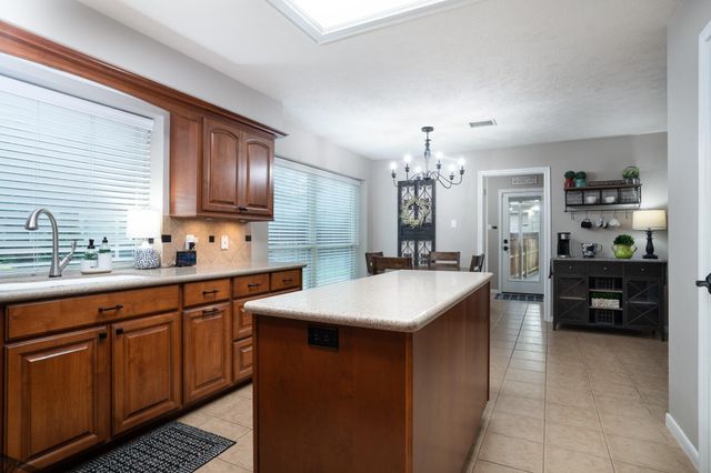 7202 Starbridge Drive, Houston, TX 77095