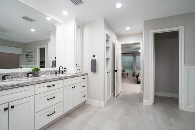7202 Starbridge Drive, Houston, TX 77095