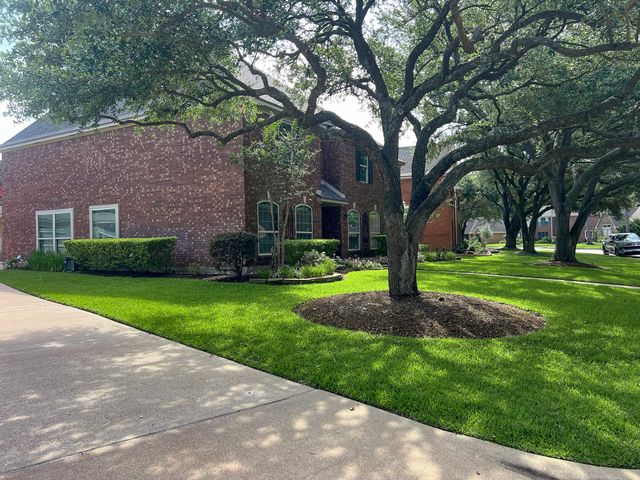 7202 Starbridge Drive, Houston, TX 77095