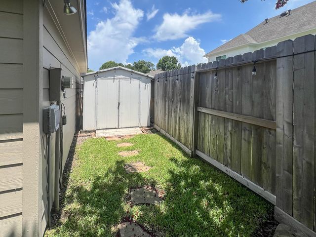 7202 Starbridge Drive, Houston, TX 77095