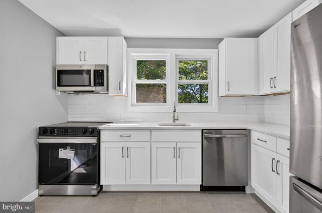 109 WHITE HORSE RD E, Voorhees, NJ 08043