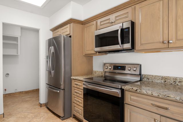 5543 Furman Avenue NW, Albuquerque, NM 87114