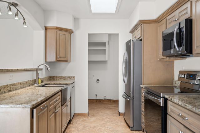 5543 Furman Avenue NW, Albuquerque, NM 87114