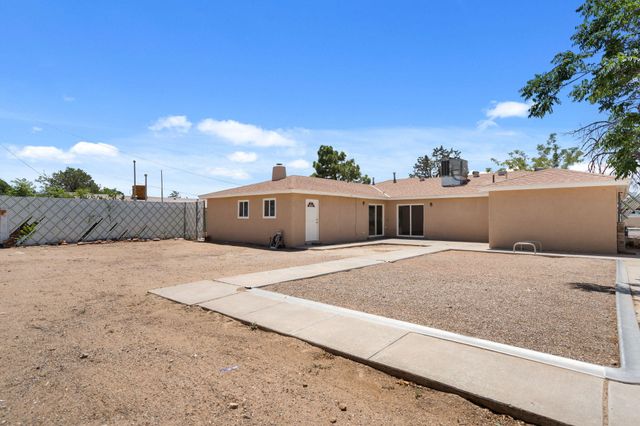 5543 Furman Avenue NW, Albuquerque, NM 87114