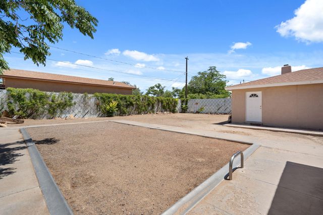 5543 Furman Avenue NW, Albuquerque, NM 87114