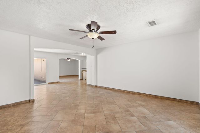 5543 Furman Avenue NW, Albuquerque, NM 87114