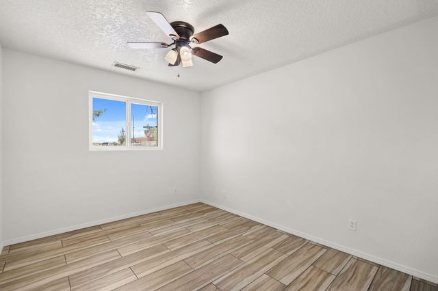 5543 Furman Avenue NW, Albuquerque, NM 87114