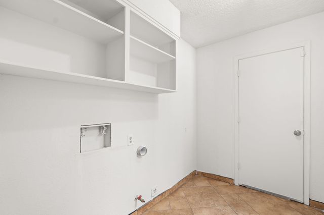 5543 Furman Avenue NW, Albuquerque, NM 87114