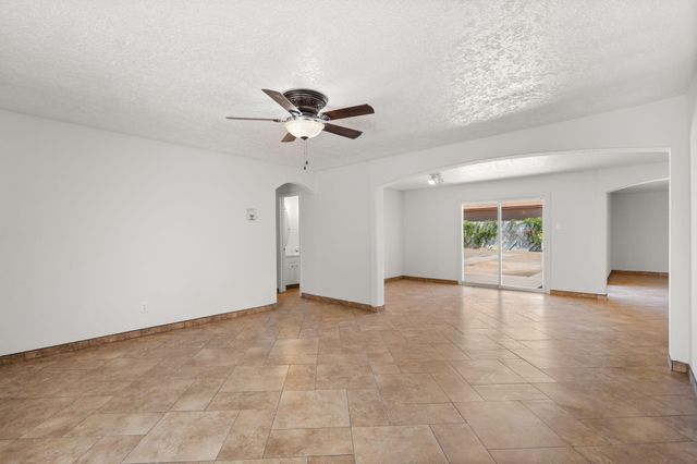 5543 Furman Avenue NW, Albuquerque, NM 87114