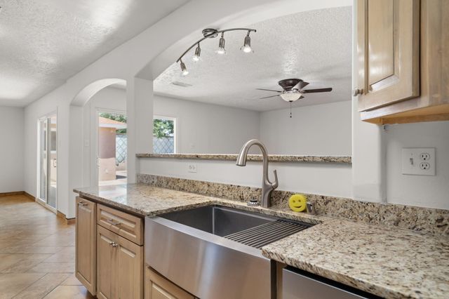5543 Furman Avenue NW, Albuquerque, NM 87114