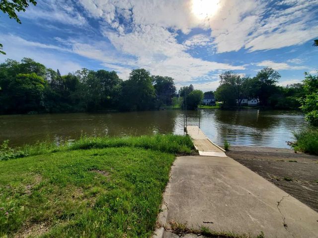 208 W Candise Street, Jefferson, WI 53549
