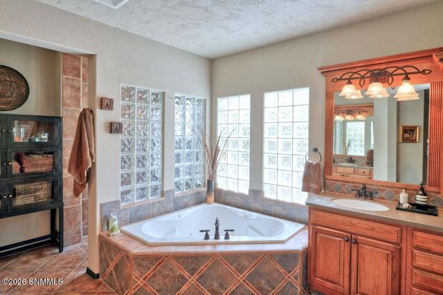 1695 Boulders Drive, Las Cruces, NM 88011