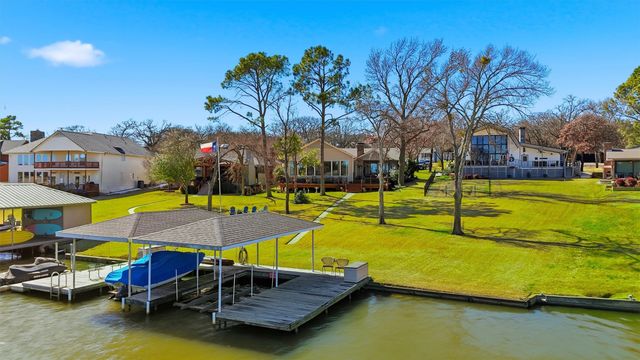 1225 Kiowa Drive W, Lake Kiowa, TX 76240