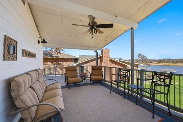 1225 Kiowa Drive W, Lake Kiowa, TX 76240