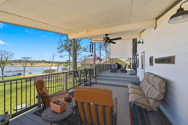 1225 Kiowa Drive W, Lake Kiowa, TX 76240