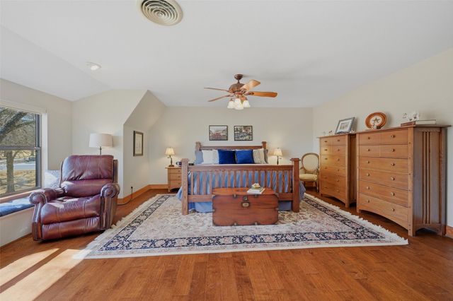 1225 Kiowa Drive W, Lake Kiowa, TX 76240