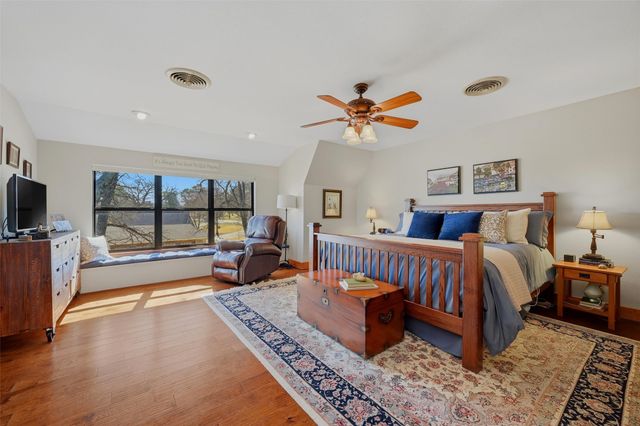 1225 Kiowa Drive W, Lake Kiowa, TX 76240