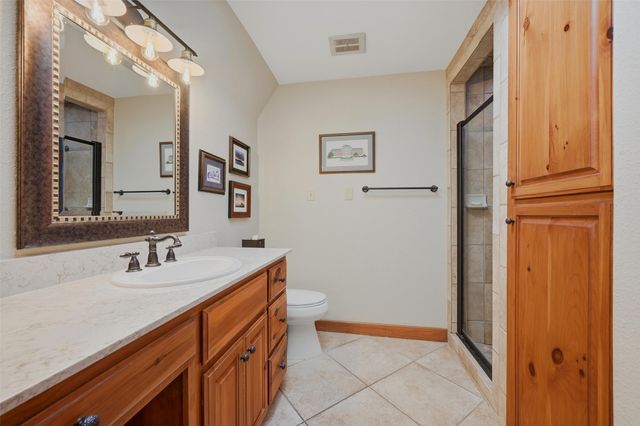 1225 Kiowa Drive W, Lake Kiowa, TX 76240