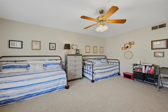 1225 Kiowa Drive W, Lake Kiowa, TX 76240