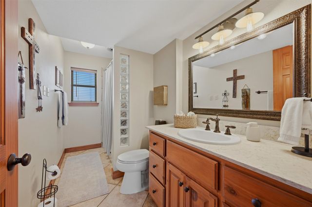 1225 Kiowa Drive W, Lake Kiowa, TX 76240