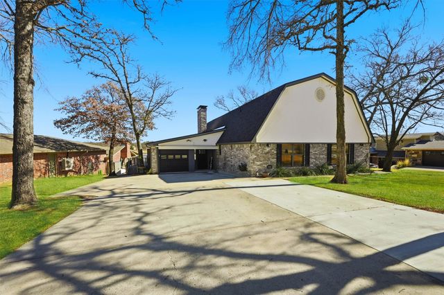 1225 Kiowa Drive W, Lake Kiowa, TX 76240