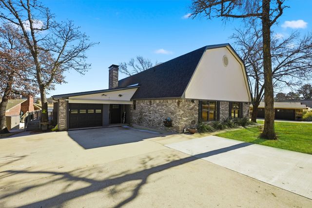 1225 Kiowa Drive W, Lake Kiowa, TX 76240