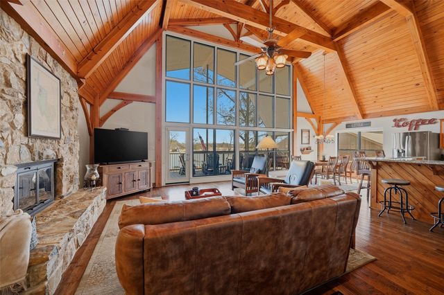 1225 Kiowa Drive W, Lake Kiowa, TX 76240