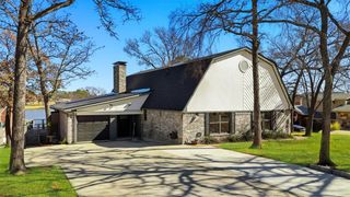 1225 Kiowa Drive W, Lake Kiowa, TX 76240