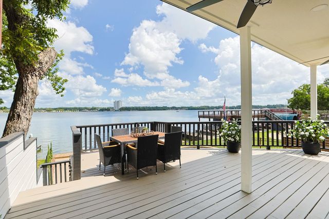 848 Lake View Drive, Montgomery, TX 77356